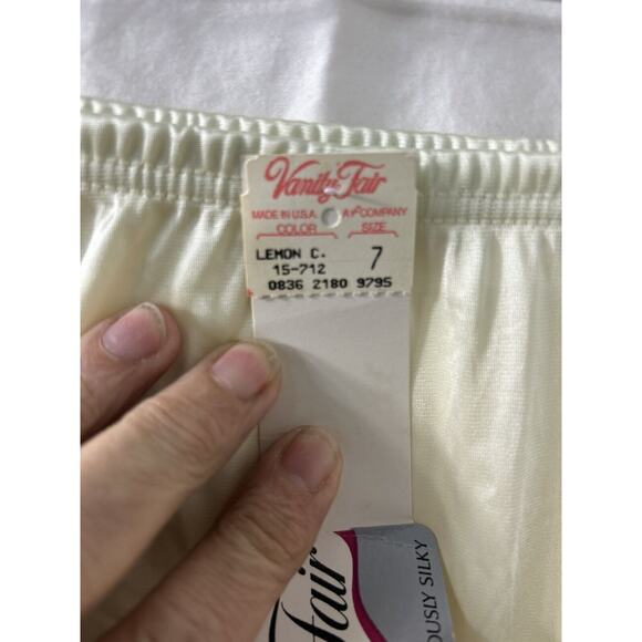Vanity Fair Ravissant Sissy Granny Panties Silky Nylon 7/L Lemon Yellow New VTG - Picture 4 of 9